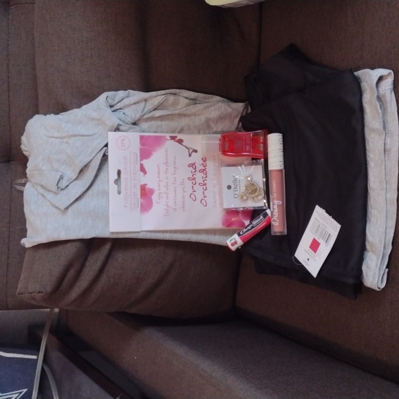 Size Medium bundle Basket with earrings new - Picture 2 of 11